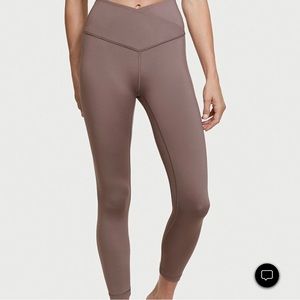 NWT Victoria’s Secret Love Cloud Crossover Leggings